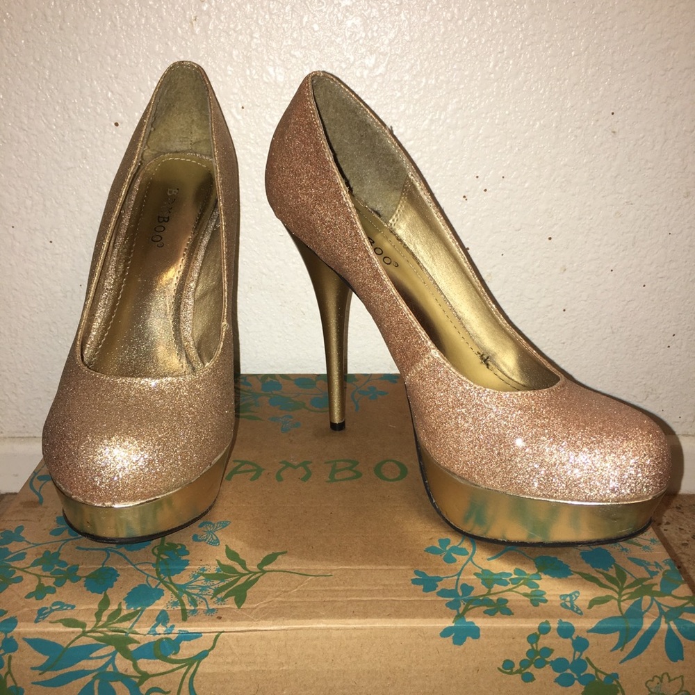 Gold Pumps